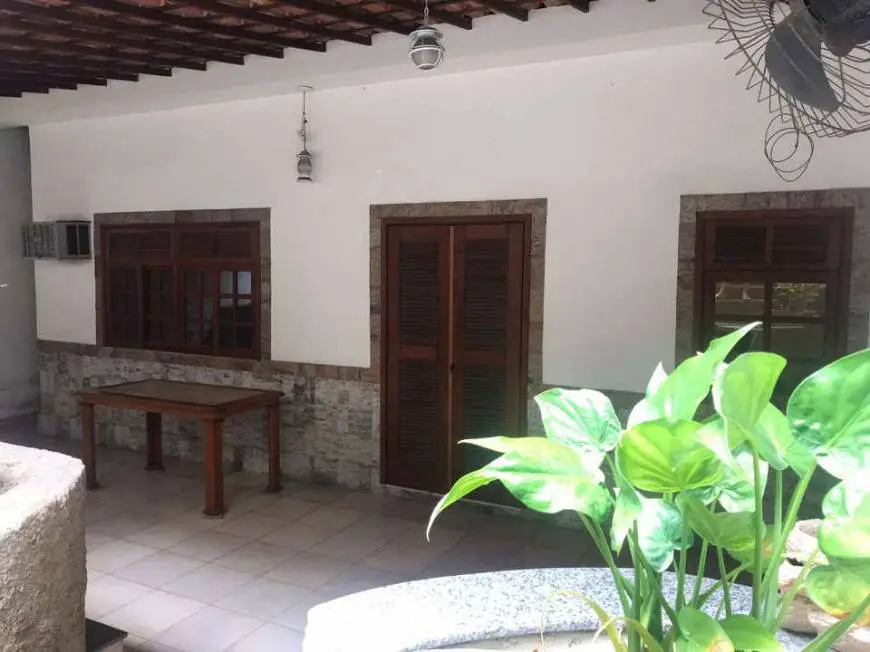 Foto 2 de Casa com 2 Quartos à venda, 192m² em Vila Militar, Rio de Janeiro