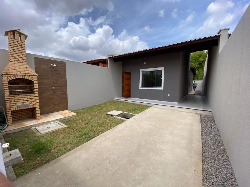Foto 1 de Casa com 3 Quartos à venda, 105m² em Coaçu, Fortaleza
