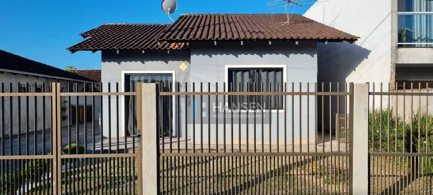 Foto 1 de Casa com 3 Quartos à venda, 110m² em Espinheiros, Joinville
