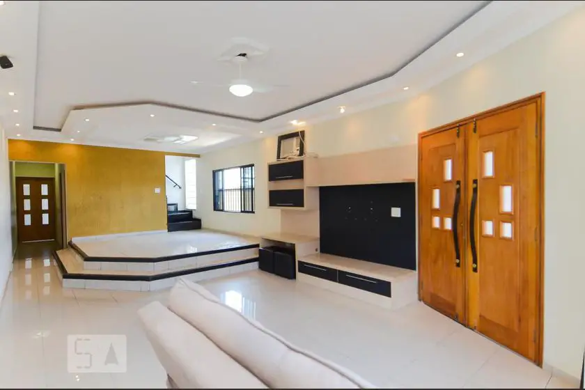Foto 1 de Casa com 3 Quartos para alugar, 450m² em Picanço, Guarulhos