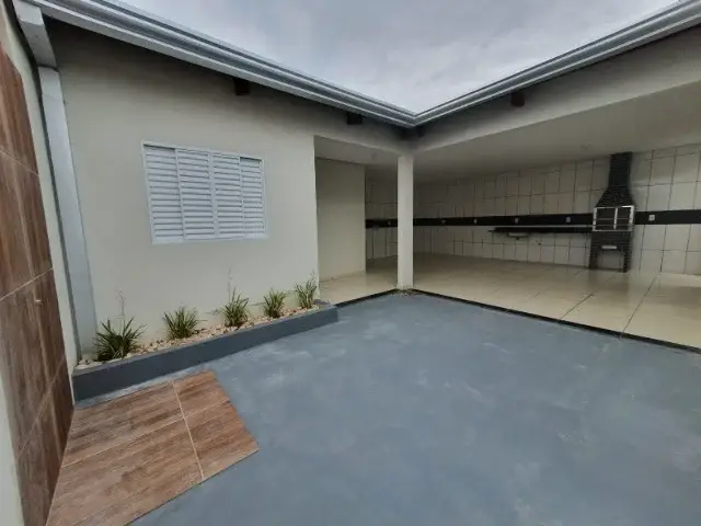 Foto 2 de Casa com 3 Quartos à venda, 105m² em Residencial Coxipo, Cuiabá