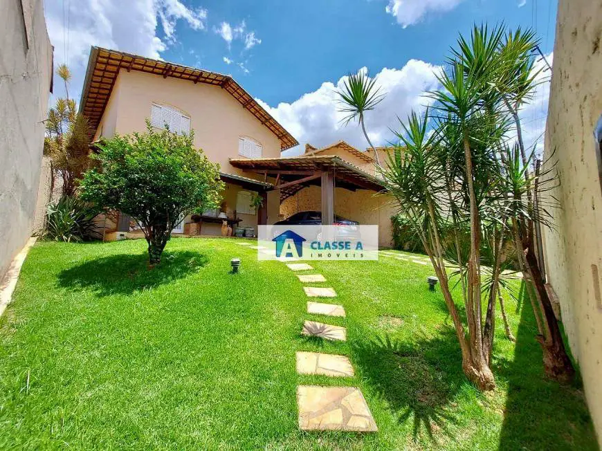 Foto 2 de Casa com 4 Quartos à venda, 360m² em Álvaro Camargos, Belo Horizonte