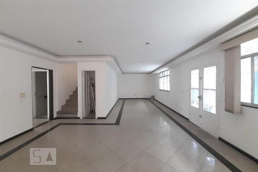 Foto 2 de Casa com 4 Quartos para alugar, 477m² em Cachambi, Rio de Janeiro