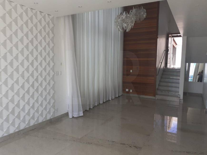 Foto 1 de Casa com 4 Quartos à venda, 220m² em Novo Horizonte, Sabará