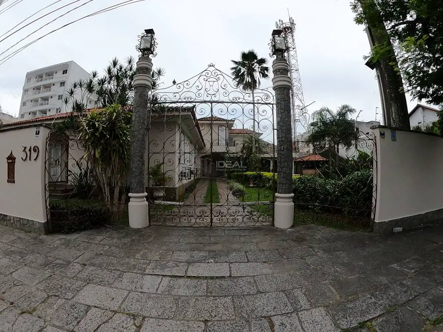Foto 1 de Casa com 4 Quartos à venda, 420m² em Parque Turf Club, Campos dos Goytacazes
