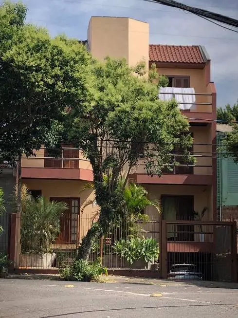 Foto 1 de Casa com 5 Quartos para alugar, 250m² em Cristo Redentor, Porto Alegre