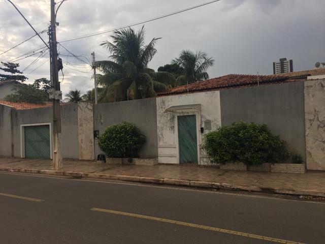 Foto 1 de Casa com 5 Quartos à venda, 486m² em Jardim Cuiabá, Cuiabá