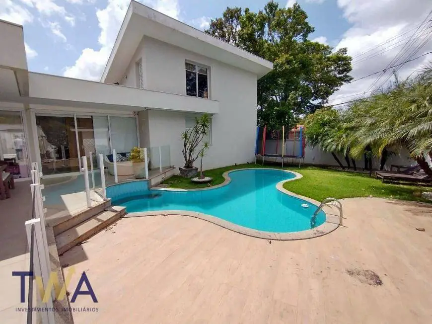 Foto 1 de Casa de Condomínio com 2 Quartos para alugar, 239m² em Belvedere, Belo Horizonte