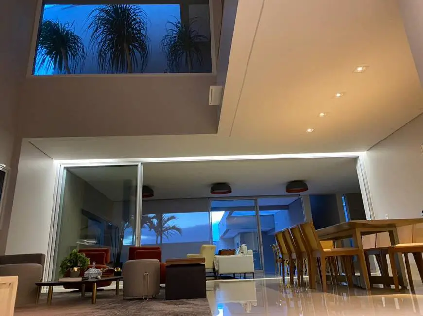 Foto 2 de Casa de Condomínio com 4 Quartos à venda, 500m² em Reserva do Vale, Uberlândia