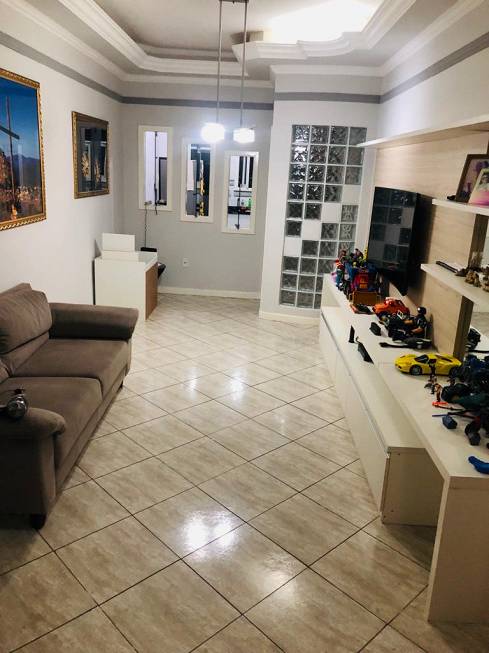 Foto 1 de Casa de Condomínio com 5 Quartos à venda, 254m² em Marambaia, Belém
