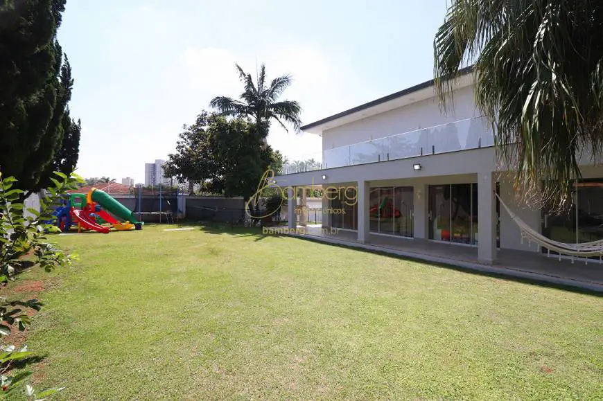 Foto 1 de Sobrado com 4 Quartos à venda, 750m² em Jardim Petrópolis, São Paulo