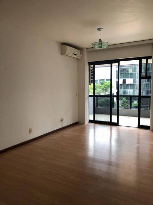 Foto 1 de Apartamento com 3 Quartos para alugar, 112m² em Barra da Tijuca, Rio de Janeiro