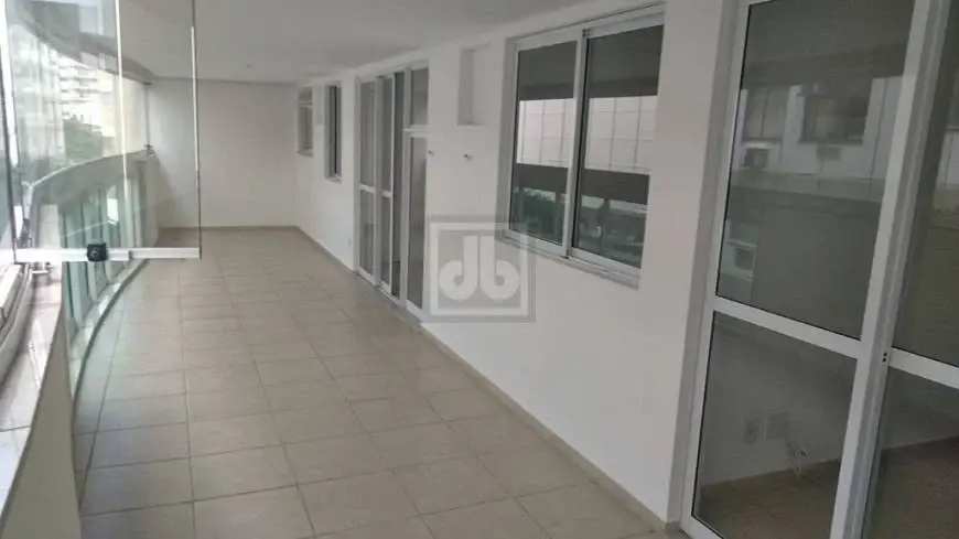Foto 1 de Apartamento com 2 Quartos para alugar, 100m² em Botafogo, Rio de Janeiro