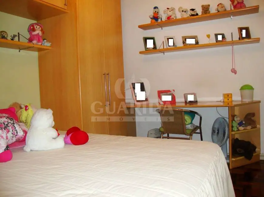 Foto 4 de Apartamento com 2 Quartos à venda, 72m² em Navegantes, Porto Alegre