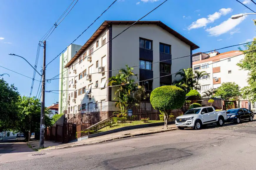Foto 3 de Apartamento com 2 Quartos para alugar, 77m² em Vila Ipiranga, Porto Alegre