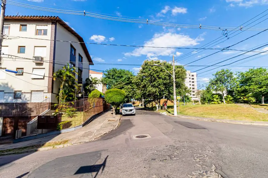 Foto 4 de Apartamento com 2 Quartos para alugar, 77m² em Vila Ipiranga, Porto Alegre