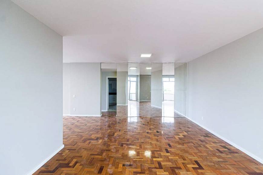 Foto 2 de Apartamento com 3 Quartos para alugar, 193m² em Centro, Florianópolis