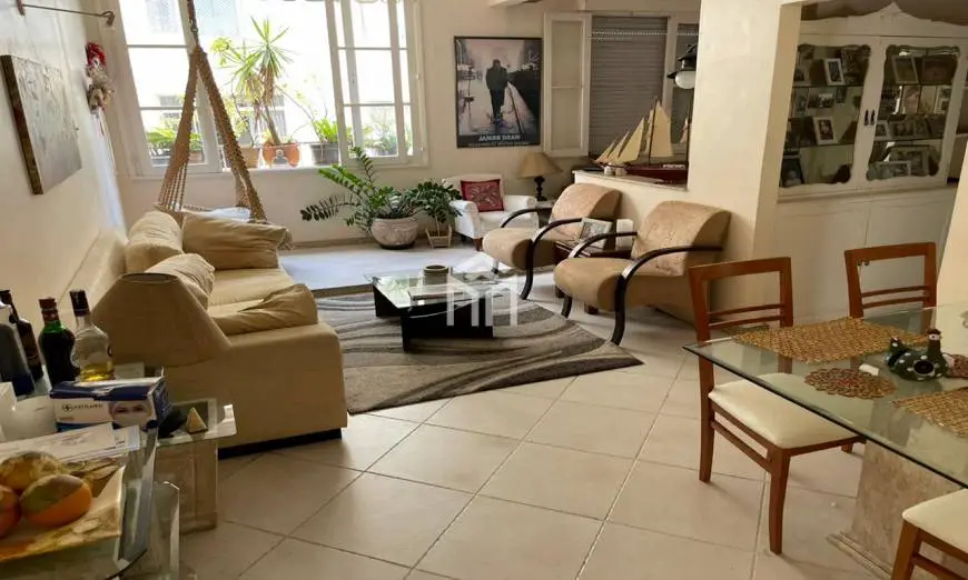 Foto 1 de Apartamento com 3 Quartos para alugar, 121m² em Leme, Rio de Janeiro