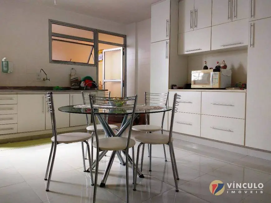 Foto 1 de Apartamento com 4 Quartos à venda, 212m² em Centro, Uberaba