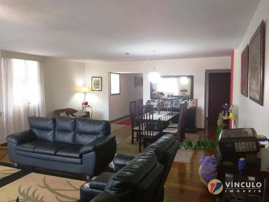 Foto 2 de Apartamento com 4 Quartos à venda, 212m² em Centro, Uberaba