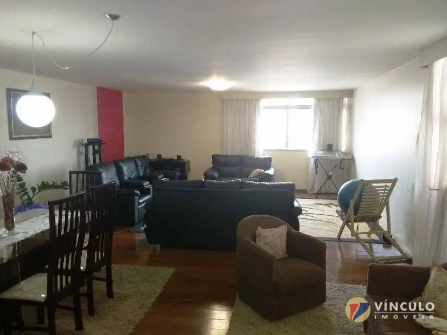 Foto 3 de Apartamento com 4 Quartos à venda, 212m² em Centro, Uberaba