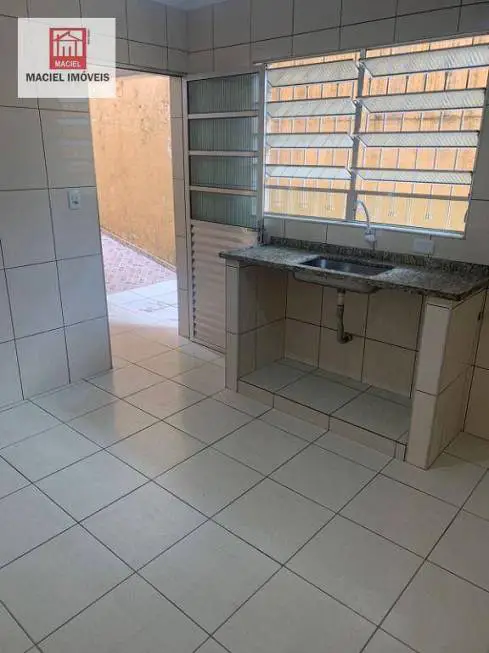 Foto 1 de Casa com 1 Quarto para alugar, 40m² em Jardim São Domingos, Guarulhos