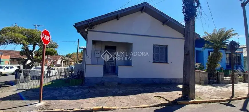 Foto 1 de Casa com 2 Quartos para alugar, 75m² em Floresta, Gramado