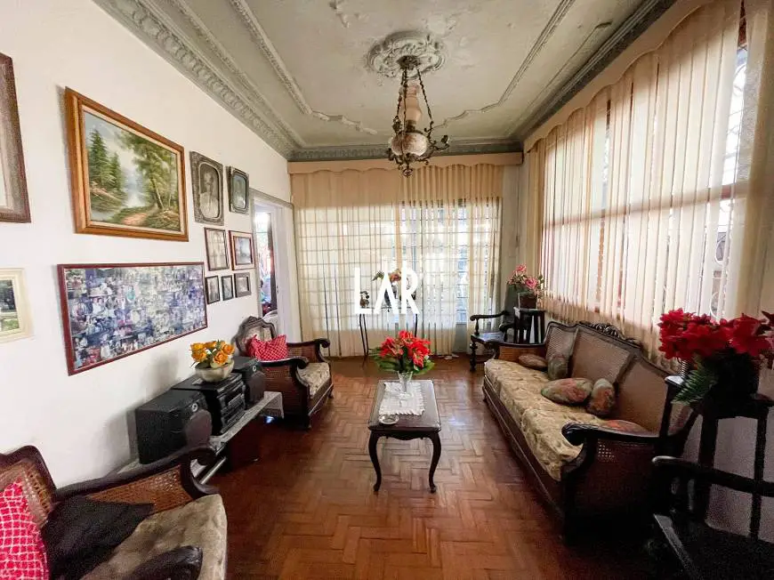 Foto 1 de Casa com 20 Quartos à venda, 673m² em Santa Efigênia, Belo Horizonte