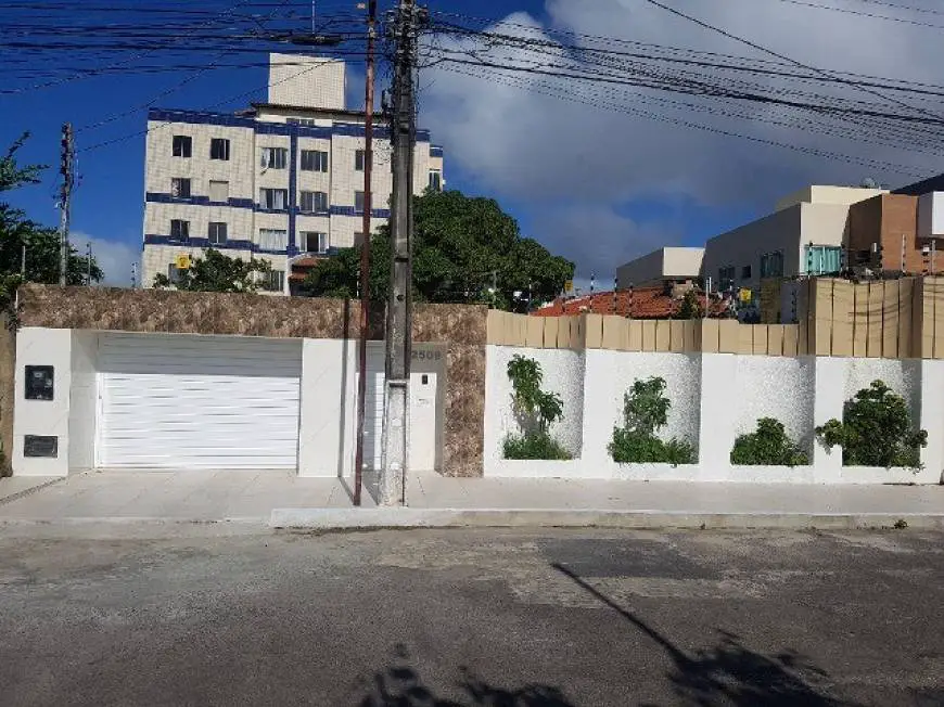 Foto 1 de Casa com 3 Quartos à venda, 235m² em Coroa do Meio, Aracaju