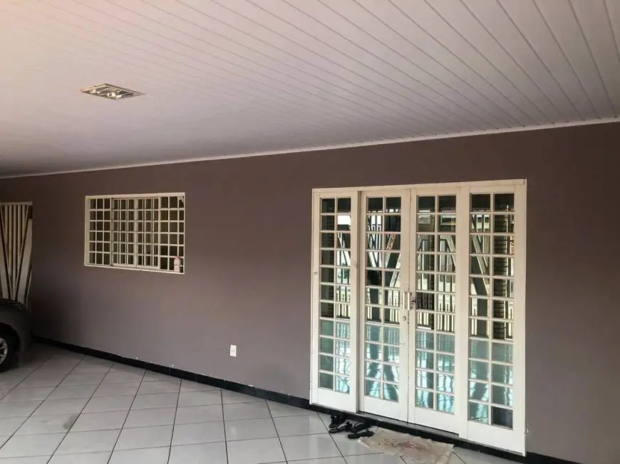 Foto 2 de Casa com 3 Quartos à venda, 360m² em Jardim Industriário, Cuiabá