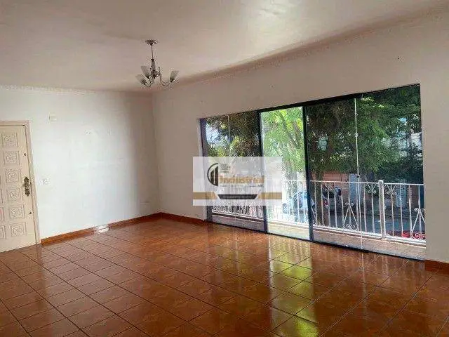 Foto 1 de Casa com 3 Quartos à venda, 250m² em Pinheirinho, Santo André