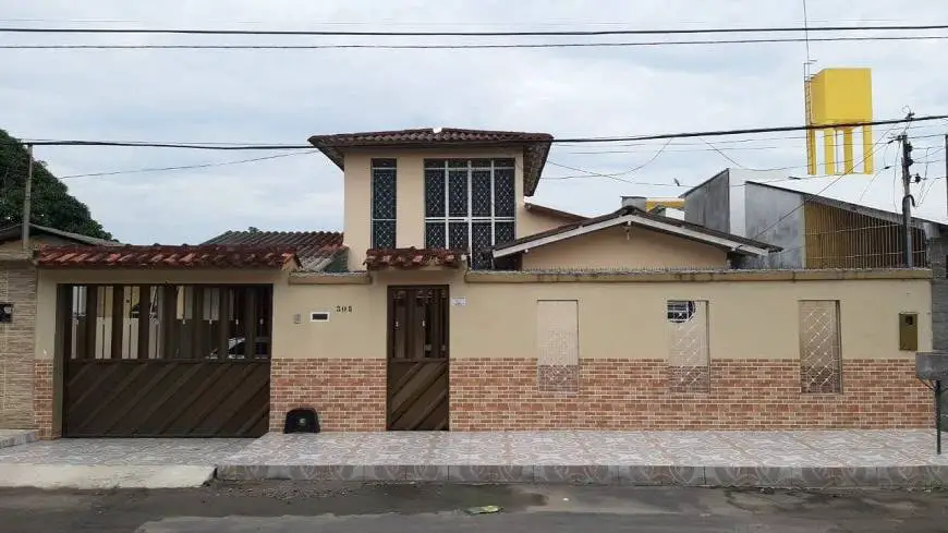 Foto 1 de Casa com 3 Quartos à venda, 300m² em Redenção, Manaus