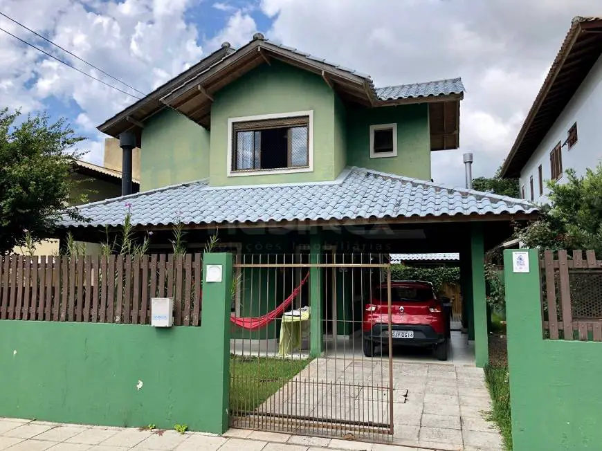 Foto 1 de Casa com 3 Quartos à venda, 184m² em Rio Tavares, Florianópolis
