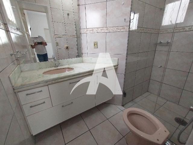 Foto 1 de Casa com 3 Quartos para alugar, 250m² em Vigilato Pereira, Uberlândia