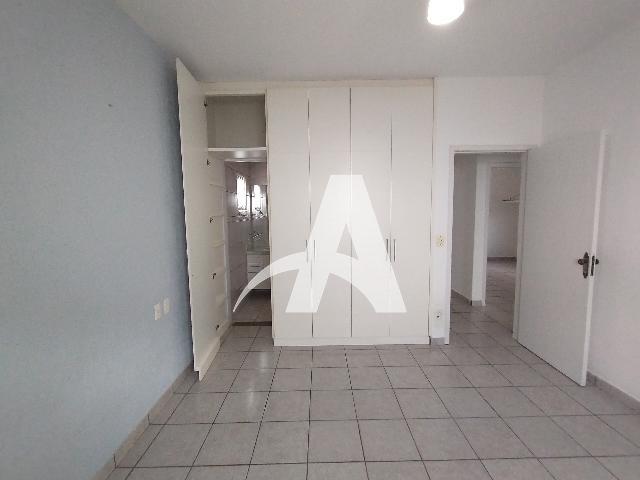 Foto 2 de Casa com 3 Quartos para alugar, 250m² em Vigilato Pereira, Uberlândia