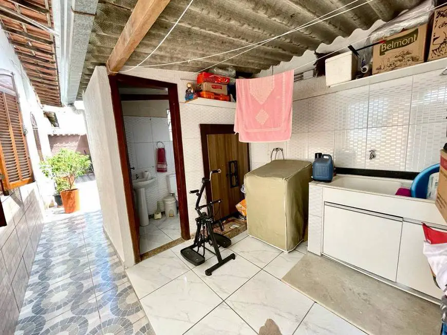 Foto 2 de Casa com 4 Quartos à venda, 241m² em Jaraguá, Belo Horizonte