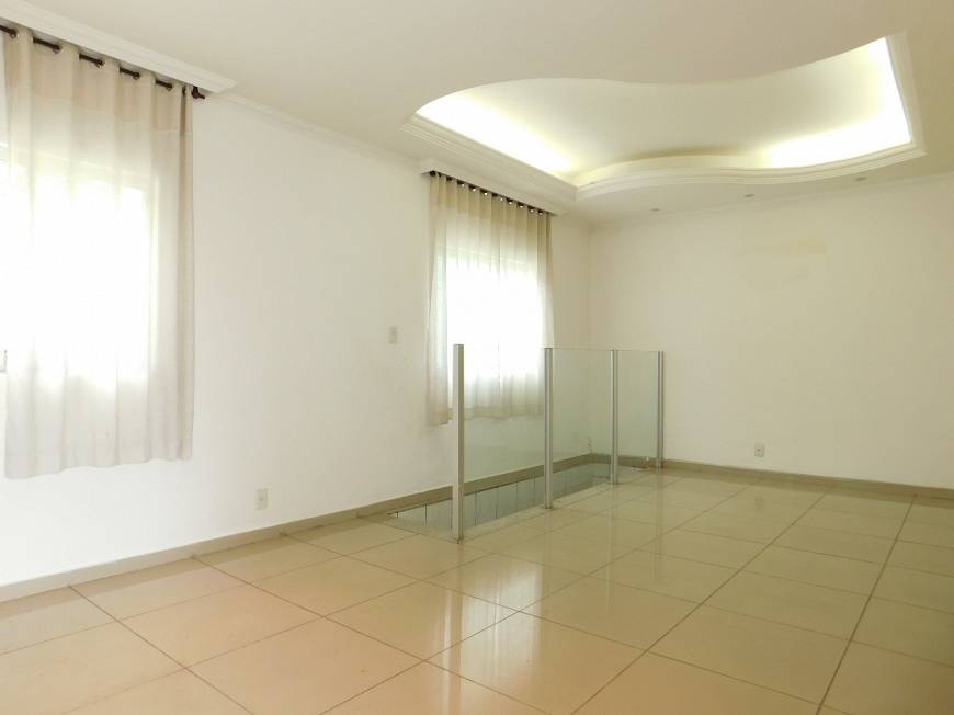 Foto 1 de Casa com 4 Quartos para alugar, 340m² em Planalto, Belo Horizonte