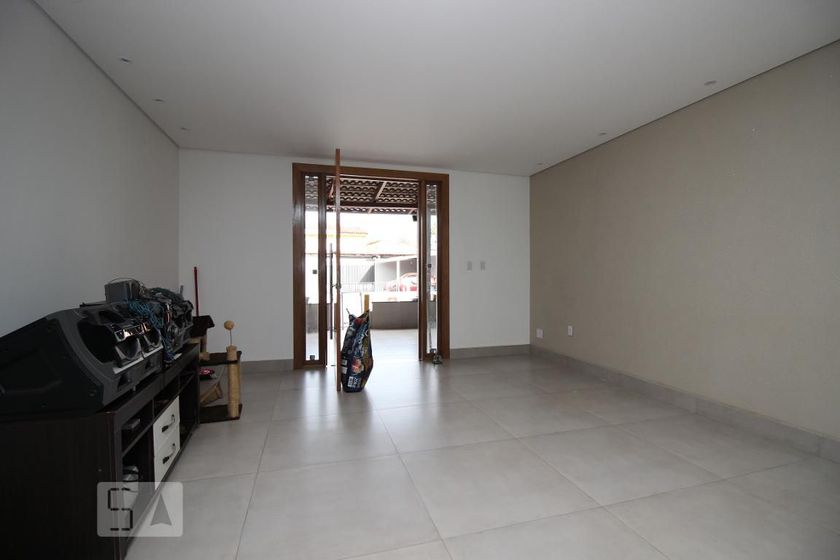 Foto 2 de Casa com 4 Quartos para alugar, 406m² em Setor Habitacional Vicente Pires Trecho 3, Brasília
