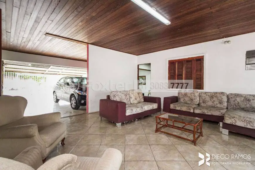 Foto 2 de Casa com 6 Quartos à venda, 311m² em Nonoai, Porto Alegre