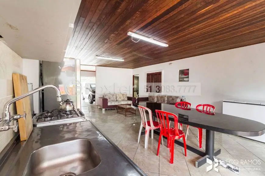 Foto 4 de Casa com 6 Quartos à venda, 311m² em Nonoai, Porto Alegre
