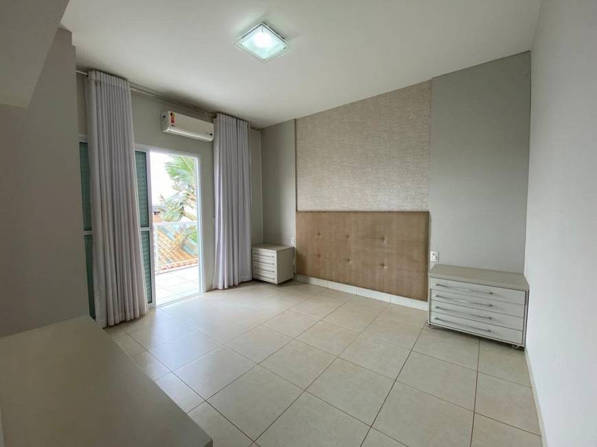 Foto 2 de Casa de Condomínio com 3 Quartos à venda, 220m² em Royal Park, Uberlândia