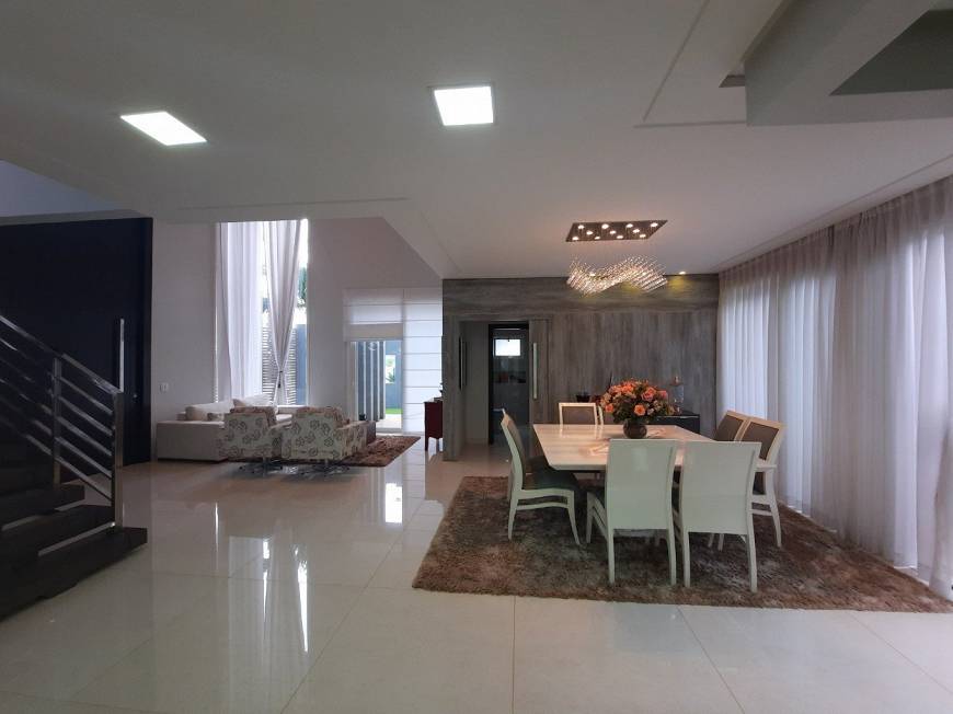 Foto 5 de Sobrado com 4 Quartos à venda, 420m² em Residencial Araguaia, Rio Verde