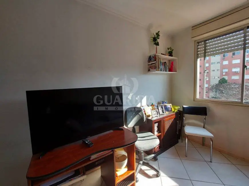 Foto 3 de Apartamento com 1 Quarto à venda, 43m² em Jardim Itú Sabará, Porto Alegre