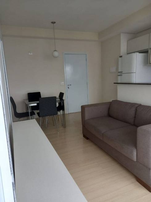 Foto 3 de Apartamento com 1 Quarto para alugar, 41m² em Vila Regente Feijó, São Paulo