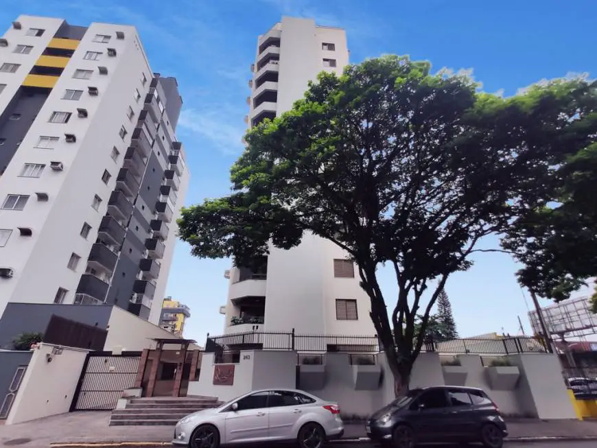 Foto 3 de Apartamento com 2 Quartos para alugar, 167m² em América, Joinville