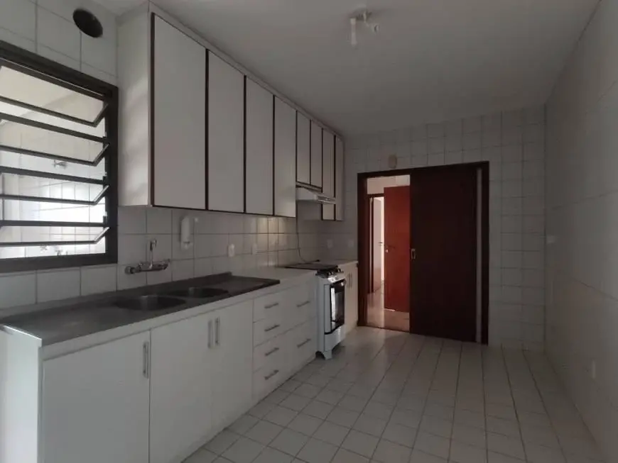 Foto 5 de Apartamento com 2 Quartos para alugar, 167m² em América, Joinville