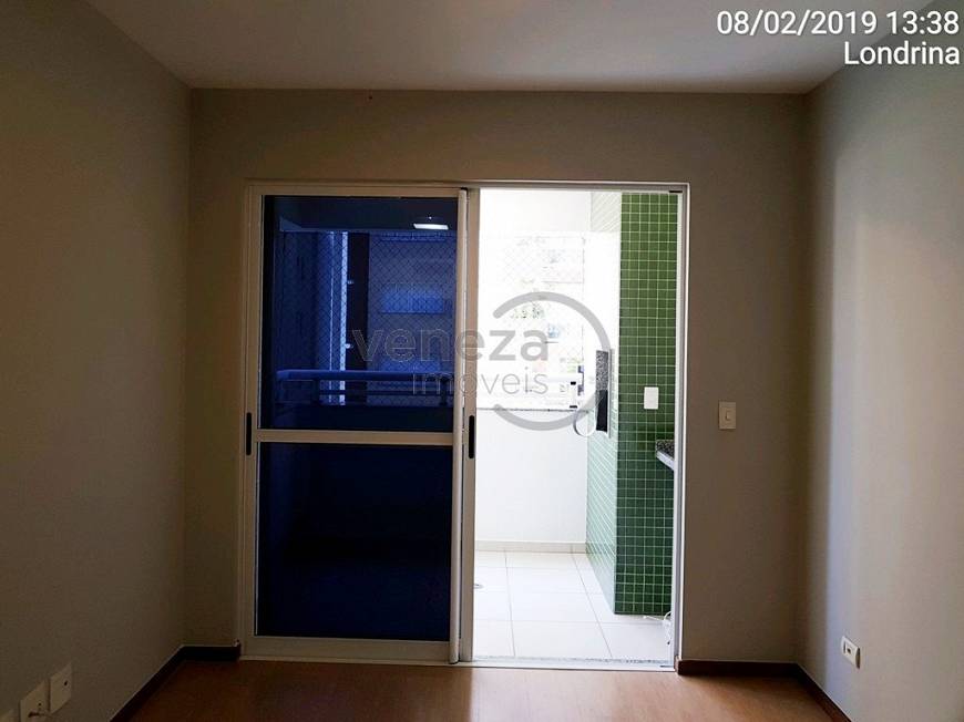 Foto 3 de Apartamento com 3 Quartos para alugar, 76m² em Centro, Londrina