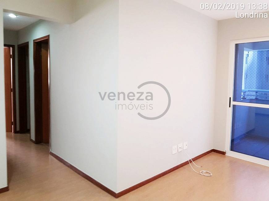 Foto 4 de Apartamento com 3 Quartos para alugar, 76m² em Centro, Londrina