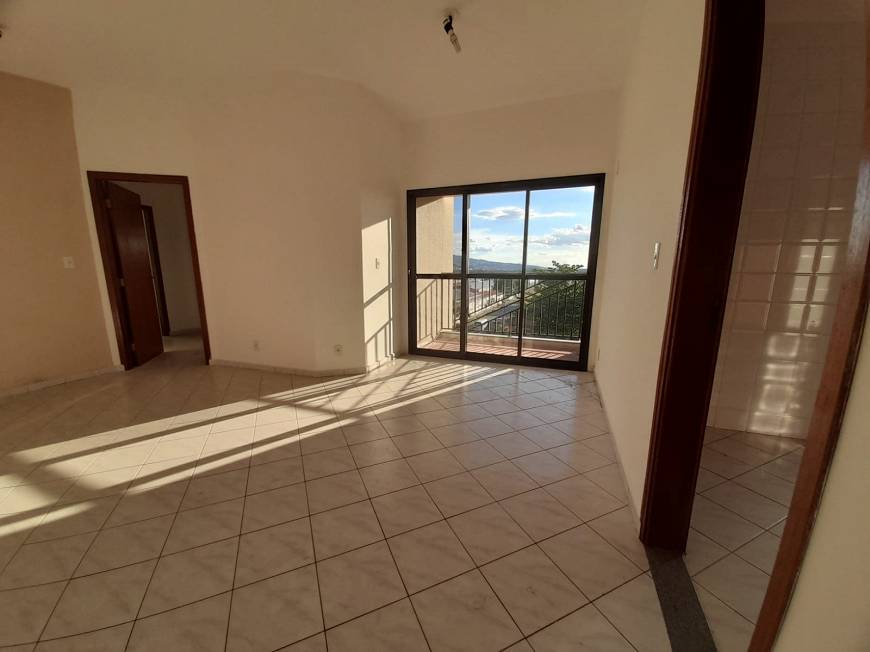 Foto 1 de Apartamento com 3 Quartos à venda, 96m² em Pedregulho, Guaratinguetá