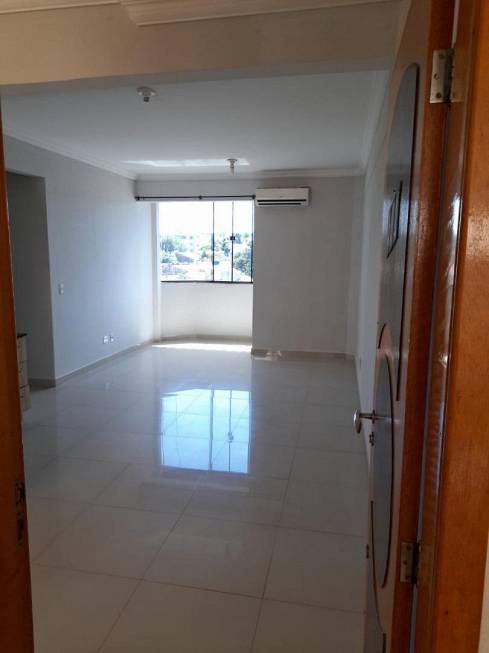 Foto 2 de Apartamento com 3 Quartos à venda, 76m² em Residencial Paiaguas, Cuiabá